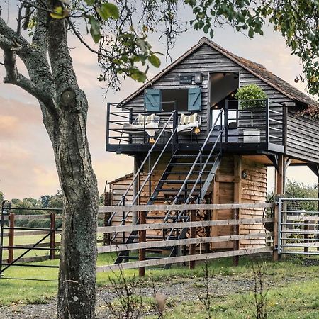 The Treehouse At Humblebee Hall วุร์สเตอร์ ภายนอก รูปภาพ